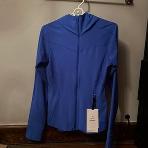 NWT lululemon mist over windbreaker
